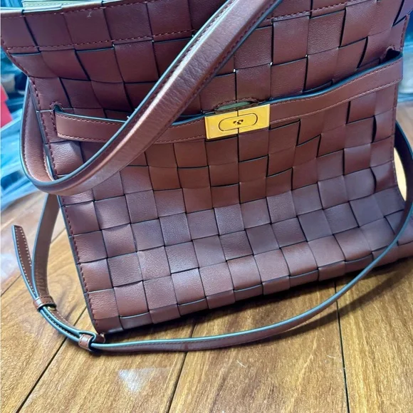 Tory Burch Lee Radziwill Woven Leather Shoulder Bag in Brown with Gold Hardware - Picture 2 of 6